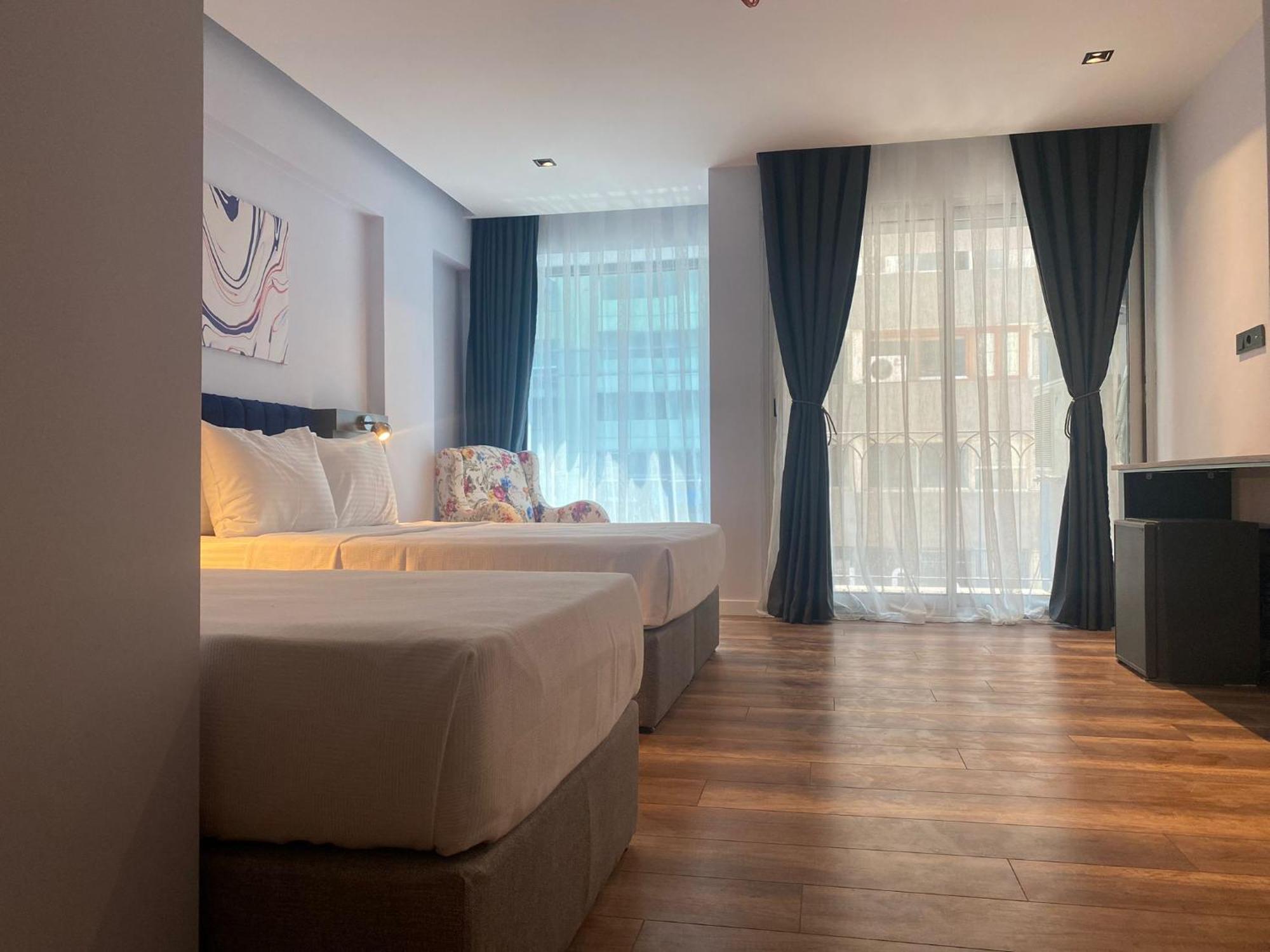 The Royals Hotel Izmir Exteriör bild